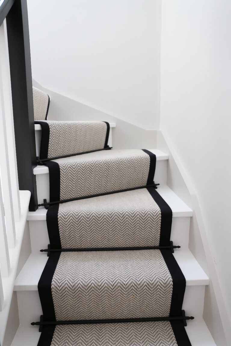 Carpet flooring in a living room